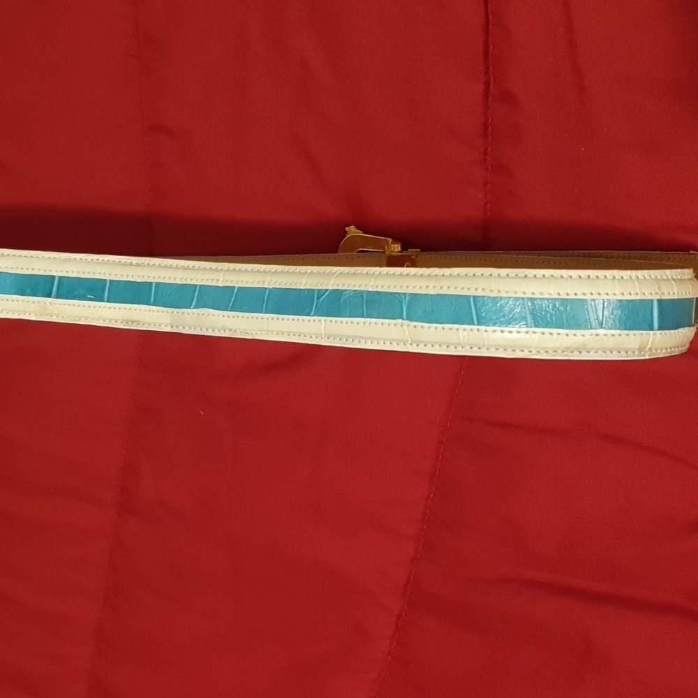 Mauri genuine leather Alligator belt. Length Is 60 Inches Long. - Picture 4 of 7